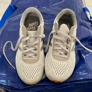 New Balance Sneakers fresh foam gray running WARISL01